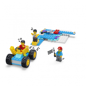 Tyrinėkite automobilių derbį su LEGO® Education